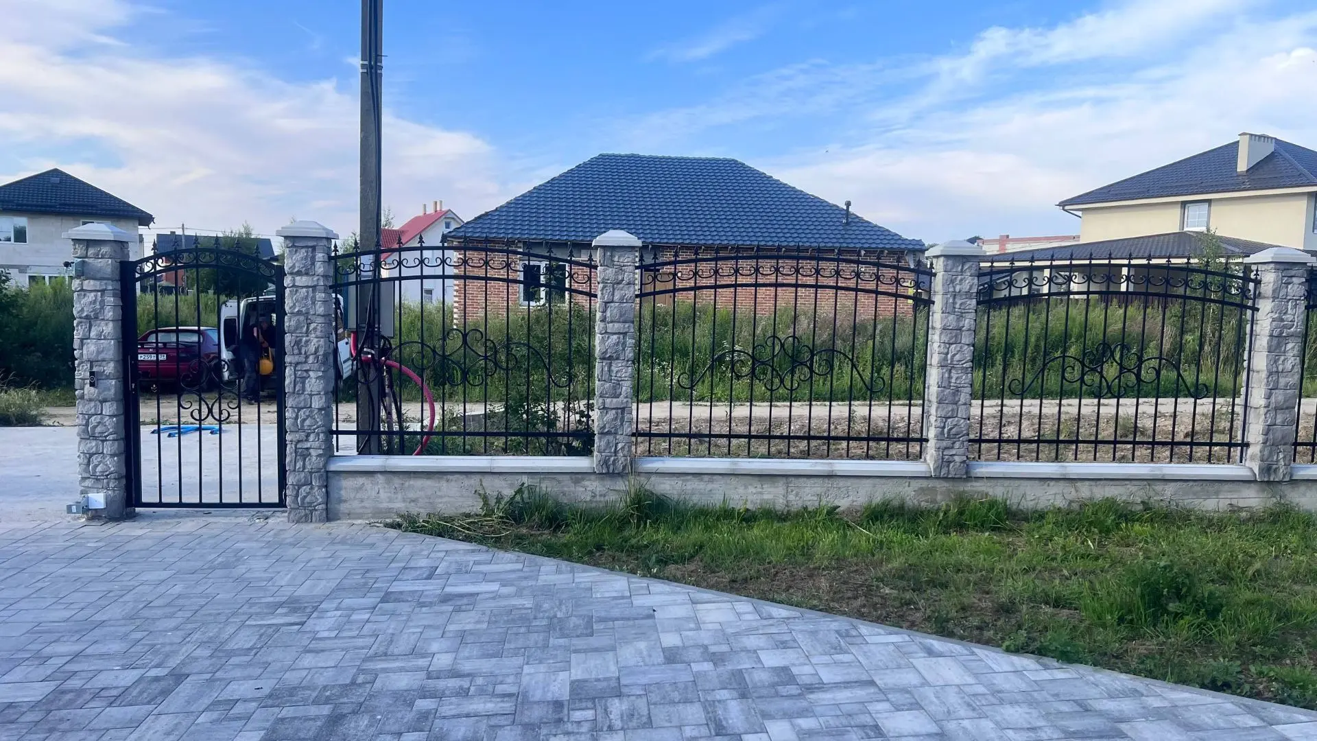 Покраска столбов заборов